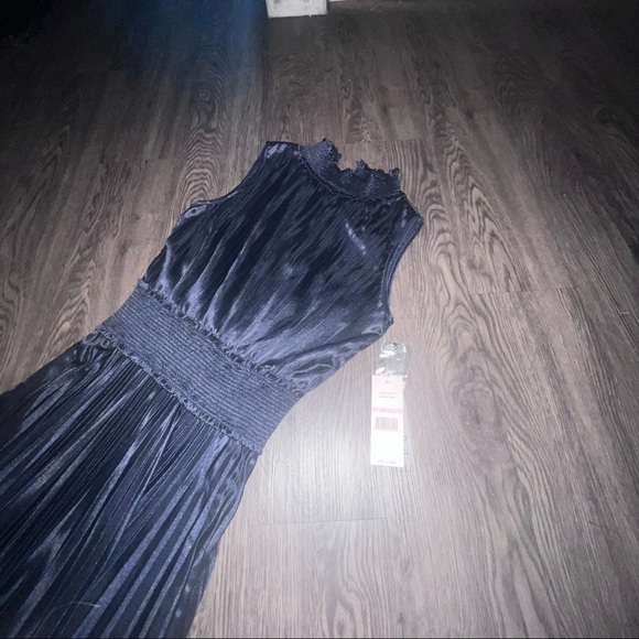 NWOT Nanette Lepore pleated NAVY midi dress - Picture 2 of 8